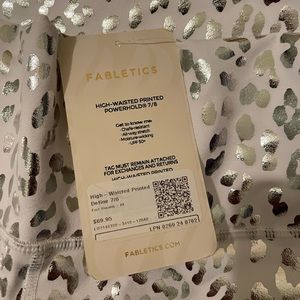 Brand new fabletics leggings in size medium, color is foil stealth!